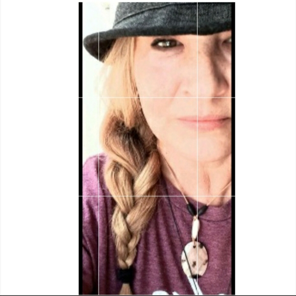 Meet your Posher, Shannon - Picture 3 of 7